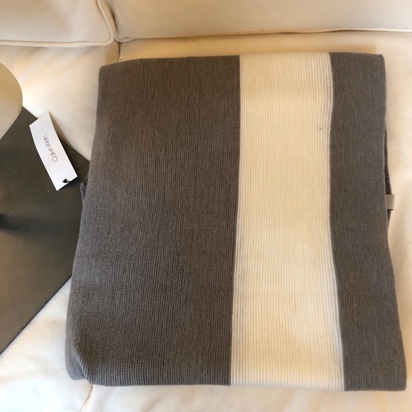 Calvin Klein Grey White Striped Scarf NEW - Picture 3 of 7